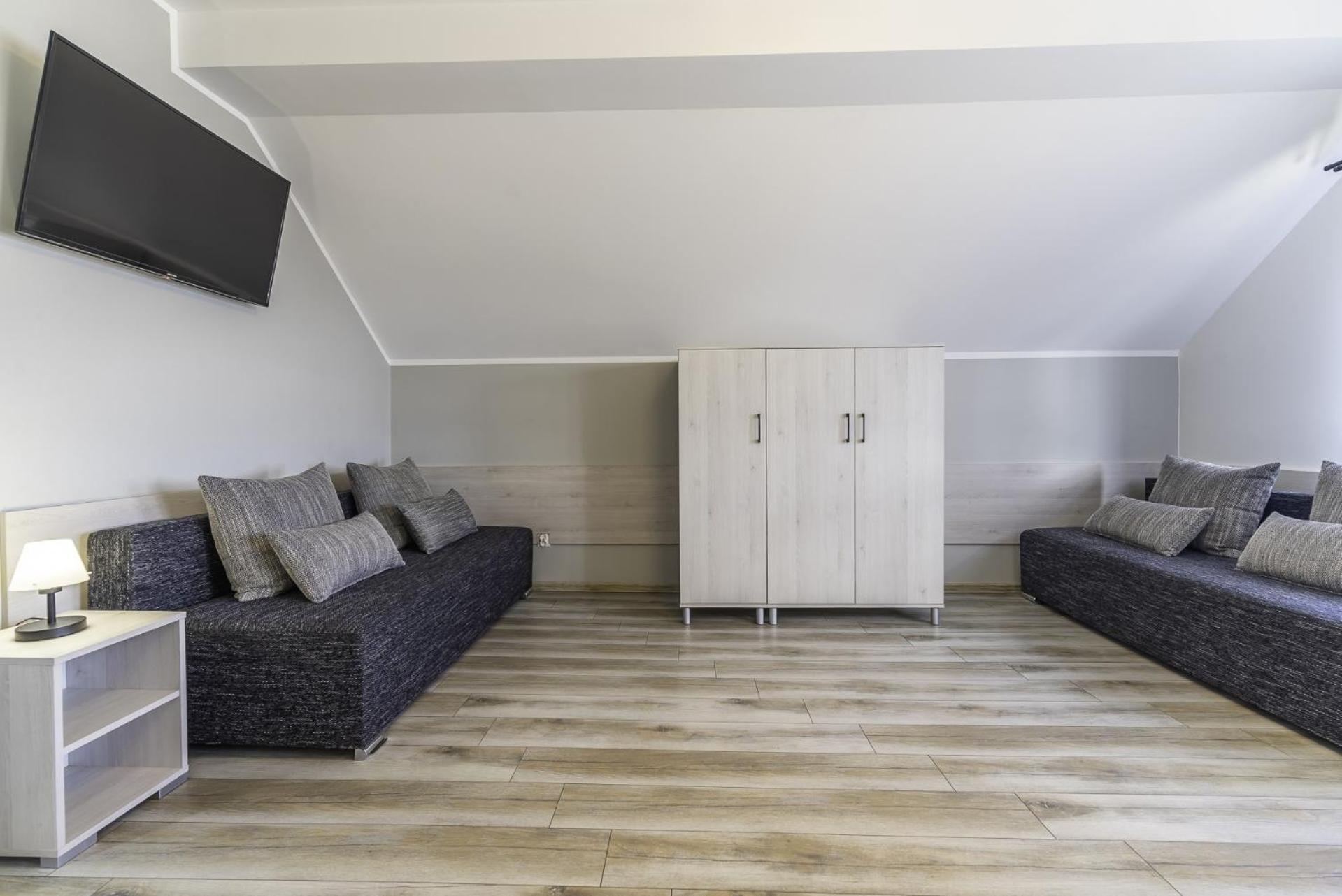 Frajda Domki - Apartamenty 6-Osobowe - Salon I Dwie Sypialnie Oraz Studia 4-Osobowe - Pokoj Z Aneksem Kuchennym Rewal Exterior foto