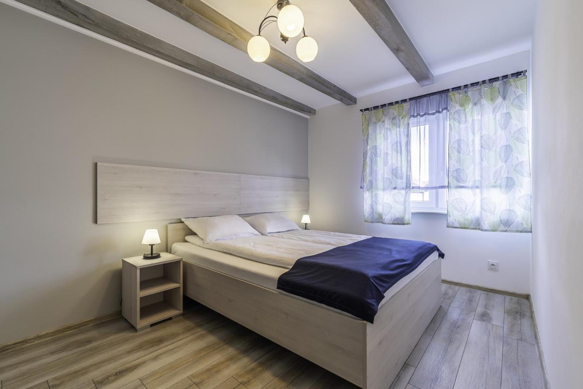 Frajda Domki - Apartamenty 6-Osobowe - Salon I Dwie Sypialnie Oraz Studia 4-Osobowe - Pokoj Z Aneksem Kuchennym Rewal Exterior foto